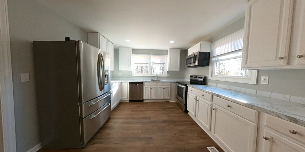 Building Photo - 517 Lois Ln