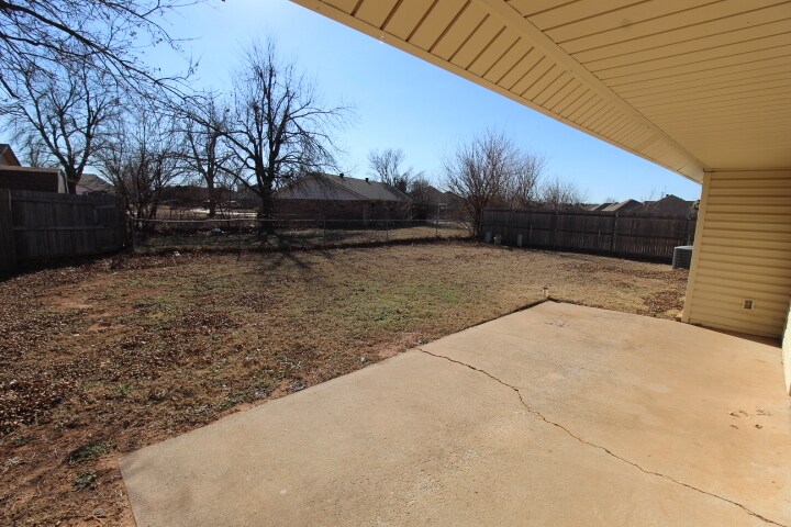 Building Photo - 1136 W Johnathan Way