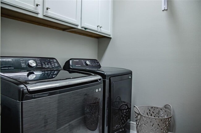Building Photo - 10452 Laguna Plains Dr