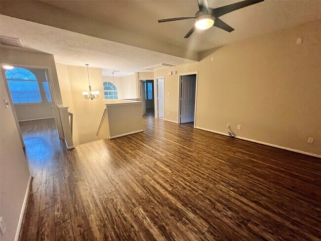 Building Photo - 15 Jewelsford Ct