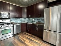 Building Photo - 1208