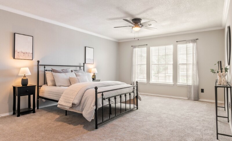 Building Photo - 10112 Sunset Pl