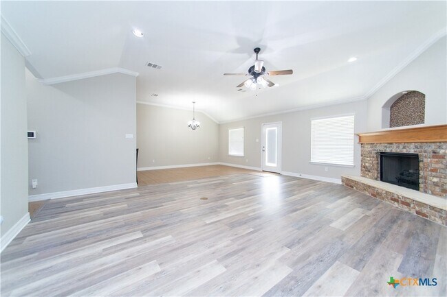 Building Photo - 2410 Big Divide Rd