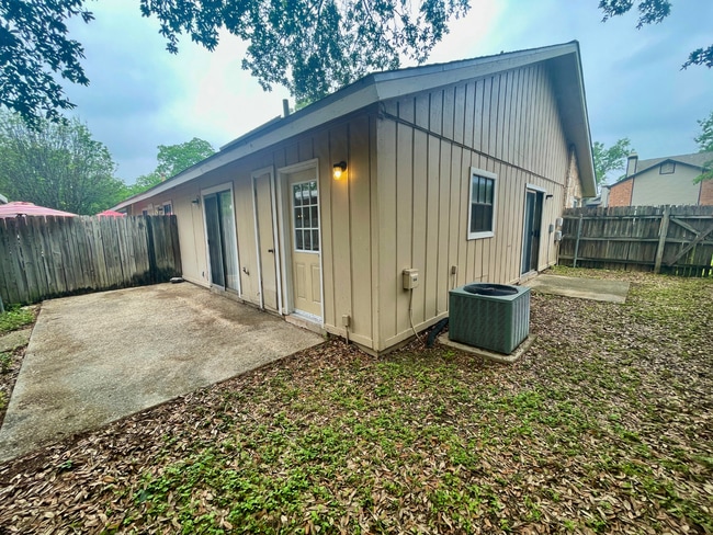 Building Photo - 5306-5308 Gawain
