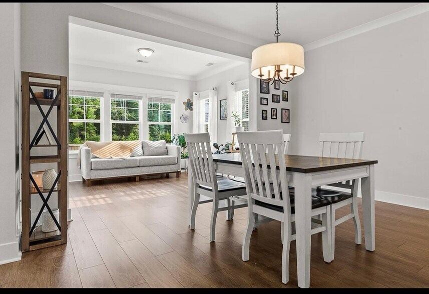 Building Photo - 256 Fiddleback Dr