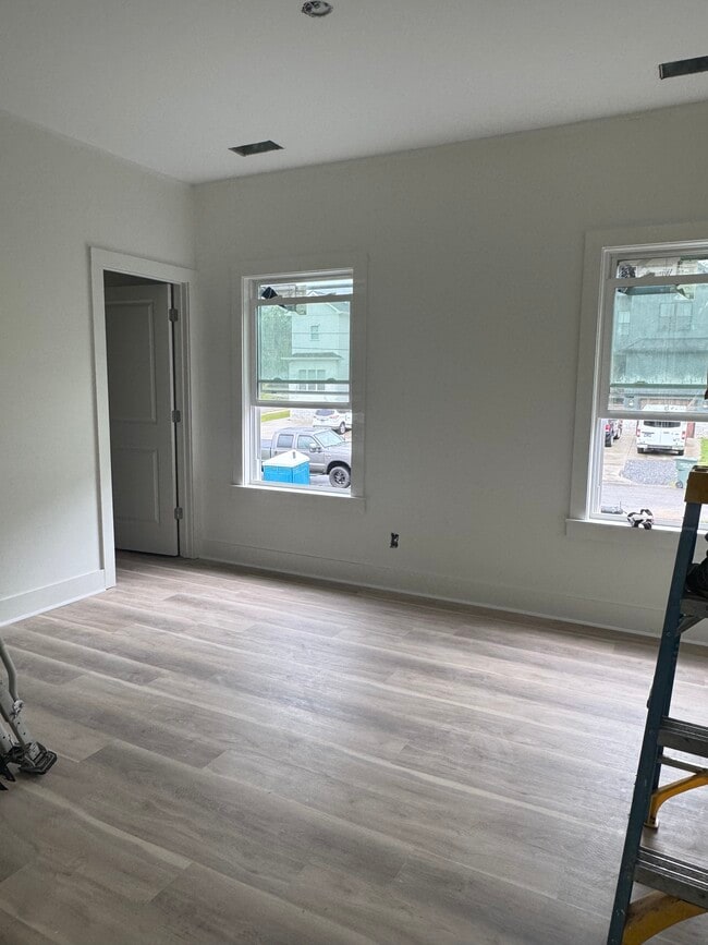 Building Photo - 4018 Cumberland Ave