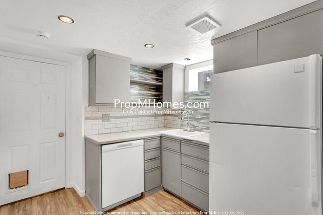 Building Photo - NE Portland Gem w/ Entertainers Backyard +...
