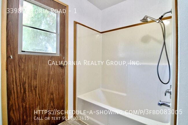 Building Photo - 33981 Gloria Rd