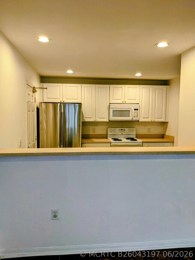 Building Photo - 1804 Blue Heron Ln