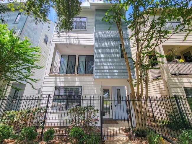 Building Photo - 1432 Ennis St