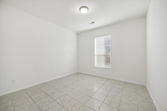 Building Photo - 2602 Ocean Key Dr