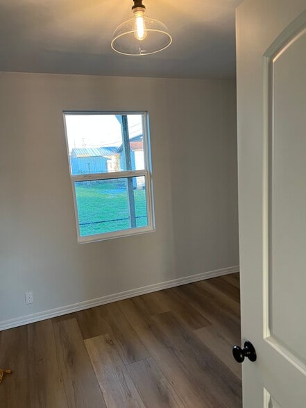 Building Photo - 1916 Beech St