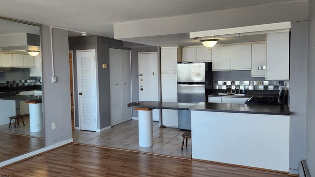 Building Photo - 3817 Ventnor Ave