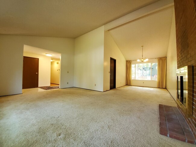 Building Photo - Prime Redmond Rambler 3 Bed/Large Yard