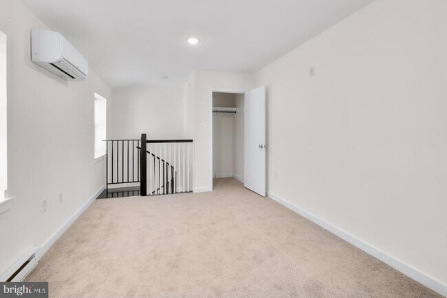 Building Photo - 541 N Orianna St