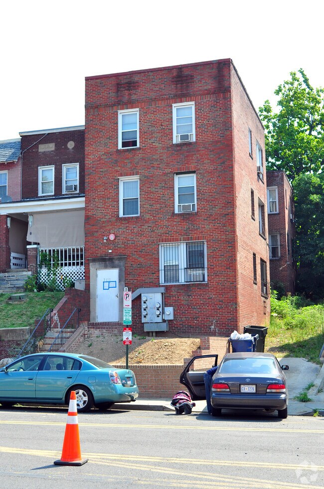 Primary Photo - 3111 Sherman Ave NW