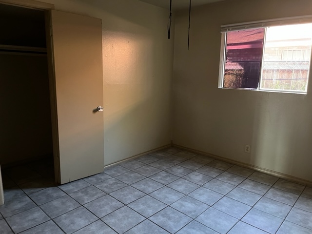 Guest bedroom w/Fan Ceiling - 605 Bustamante St