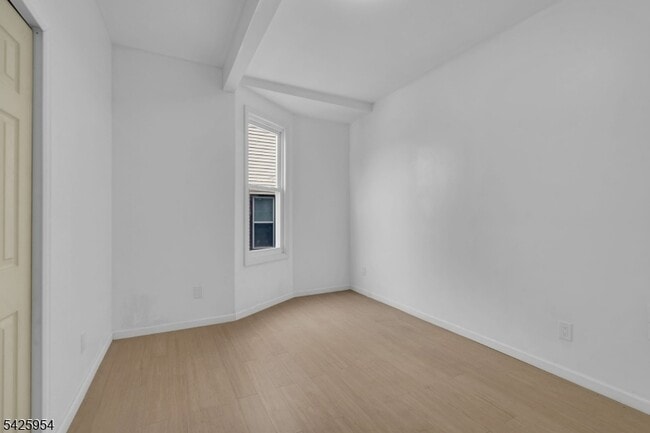 Building Photo - 123 Dodd St