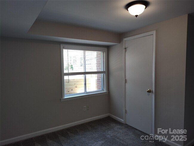 Building Photo - 340 Hollis Rd