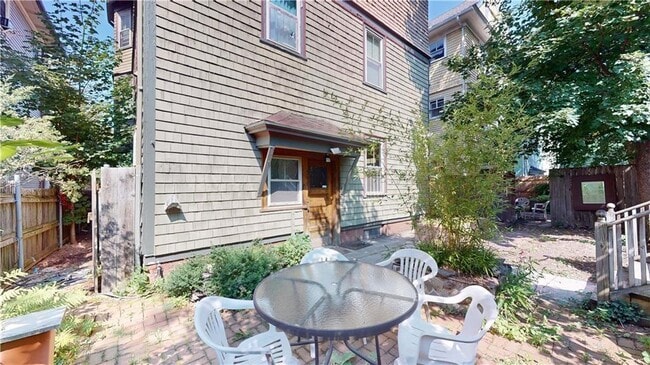 Building Photo - 159 Camp St