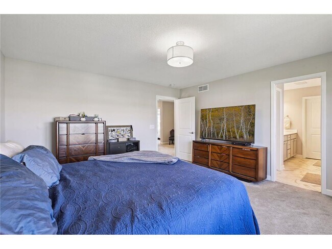 Building Photo - 6303 Jensen Ave S