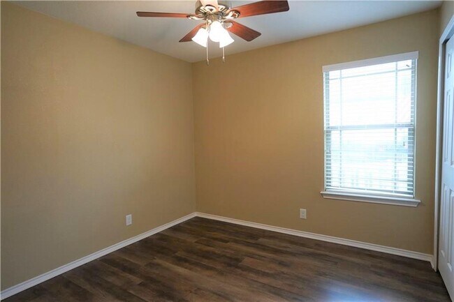 Building Photo - 201 Edwin