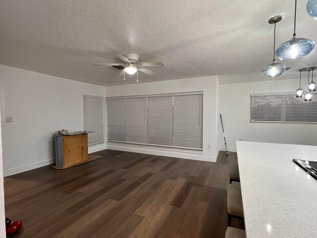 Building Photo - 1934 Wallace Ave