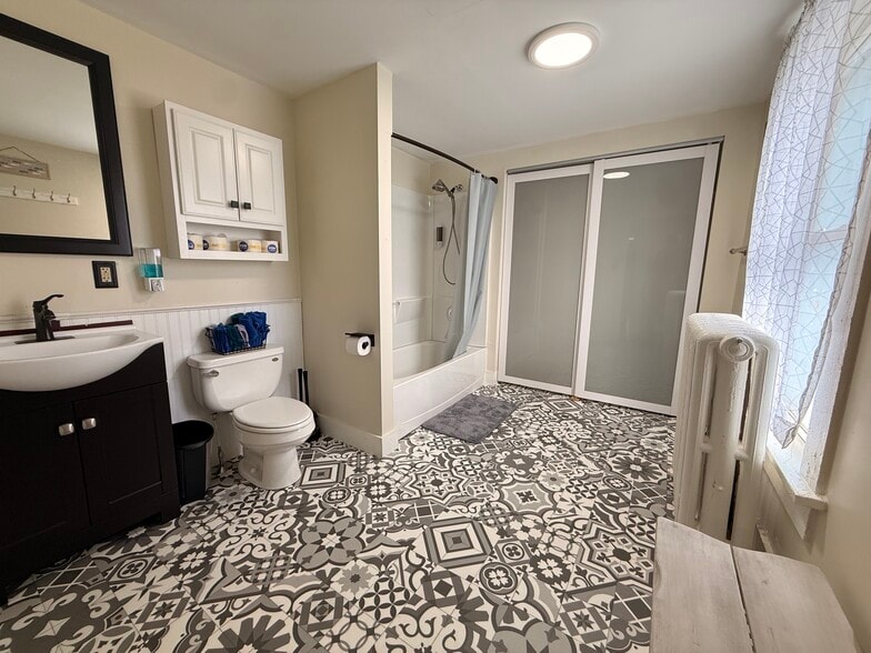 Building Photo - 51 Front St