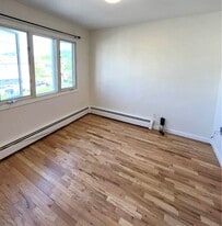 Building Photo - 1521 209th St