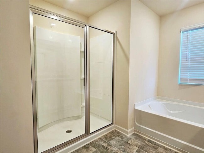 Building Photo - 306 Walnut Grv Wy