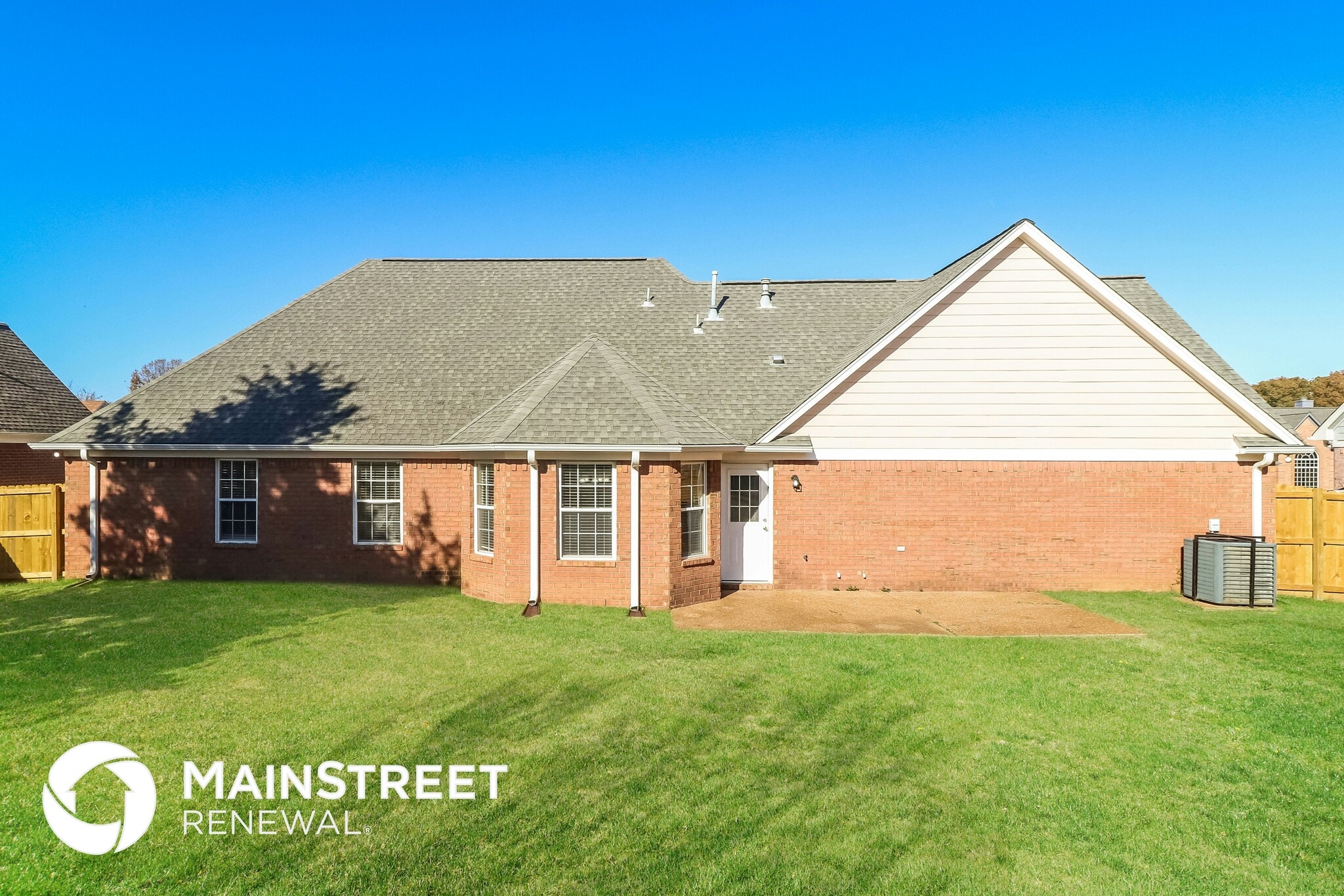 Building Photo - 6123 English Ivy N