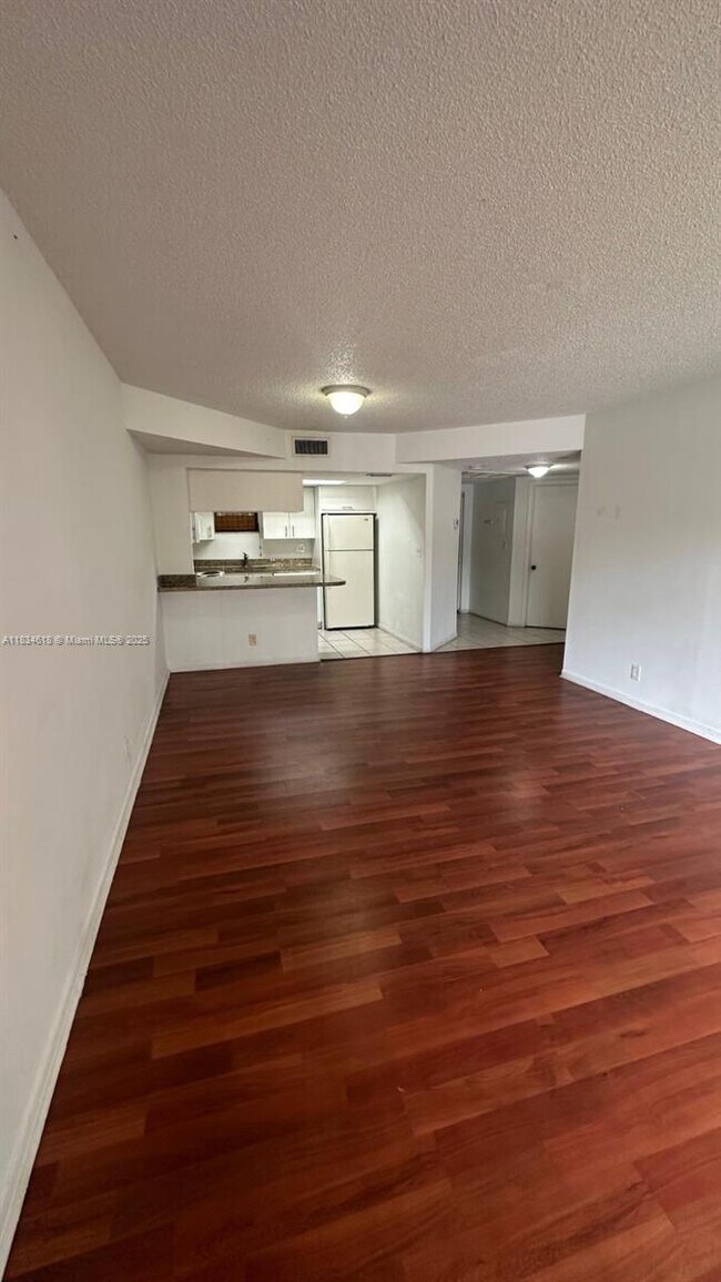 Building Photo - 8290 Lake Dr