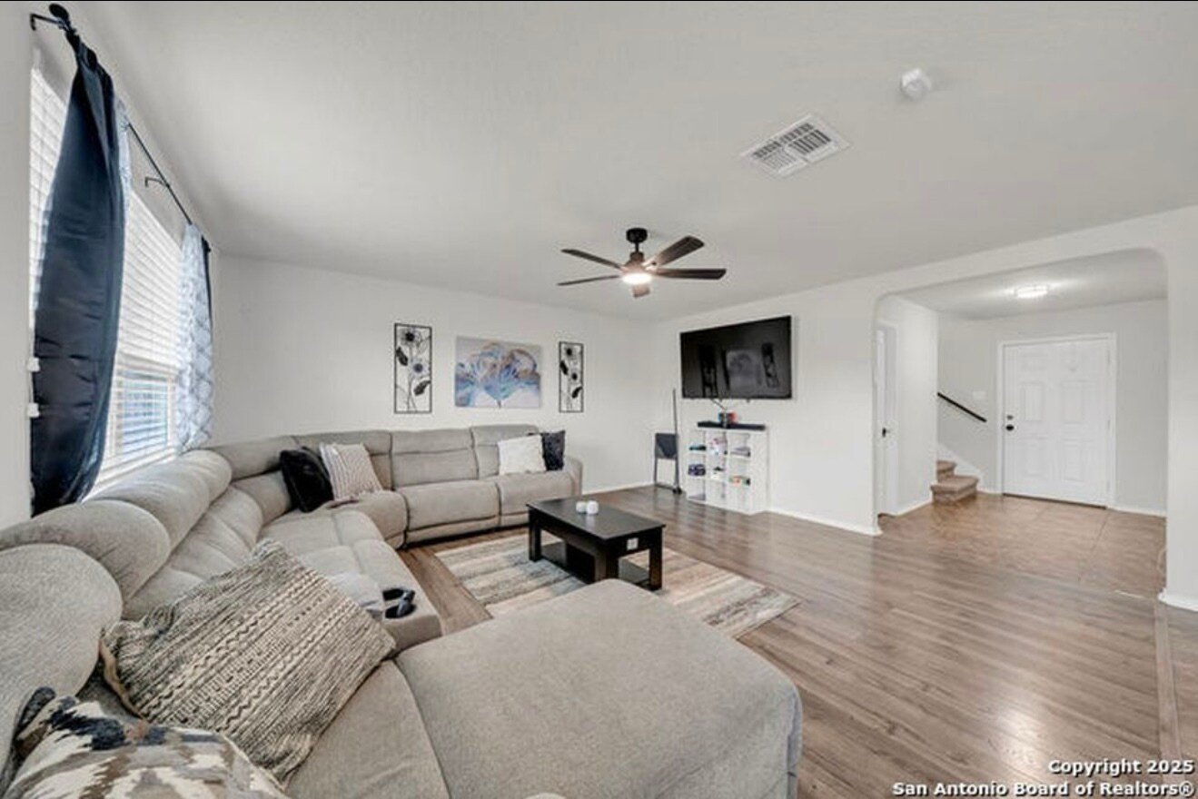 Living Room - 335 Kildeer Crk