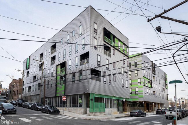 Building Photo - 1501 N 31st St