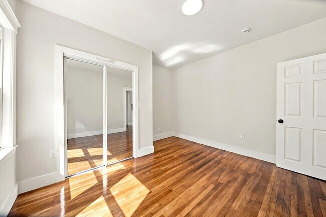 Building Photo - 32 Westmore Rd