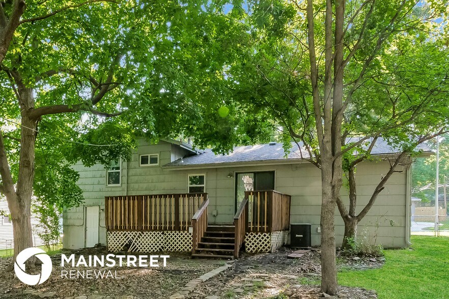 Building Photo - 7106 Ballentine St