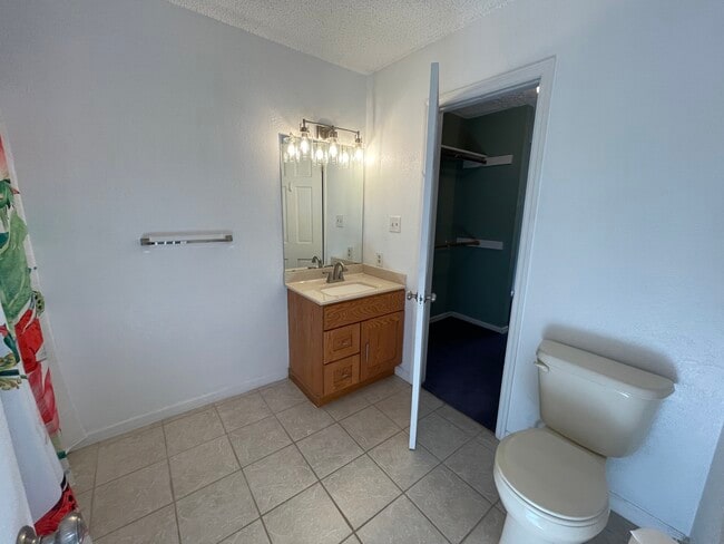 Building Photo - 18 Wilan Ln
