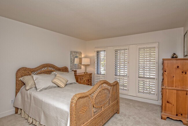Building Photo - Rates Vary $1,995 - $3,495