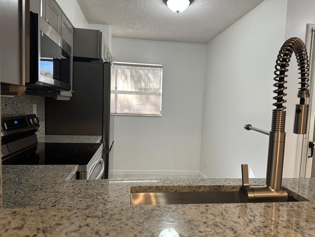 Building Photo - 3130 Millwood Terrace