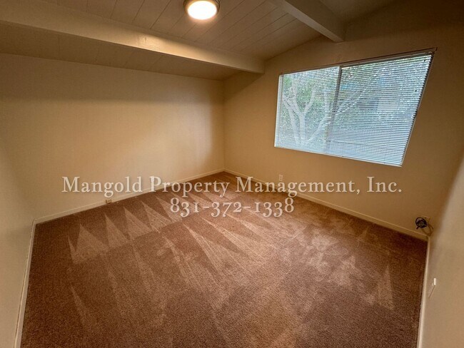 Building Photo - 561irv