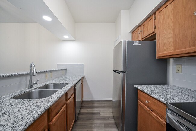 Building Photo - 338 Wilcrest Dr