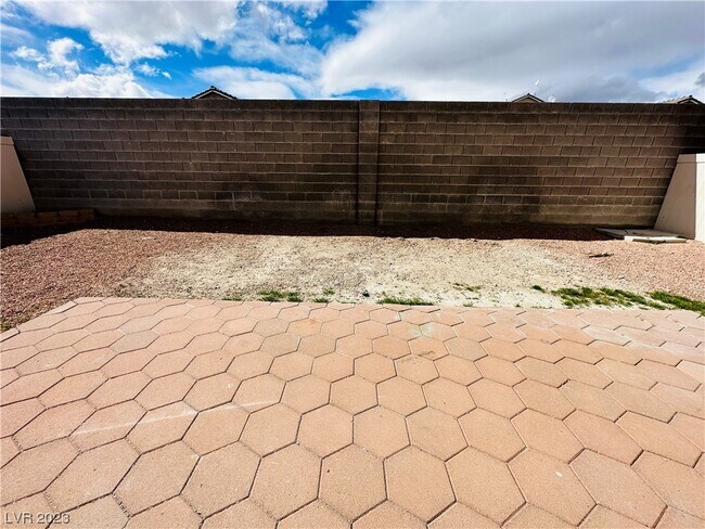 Building Photo - 2617 Rainbow Cactus Ct