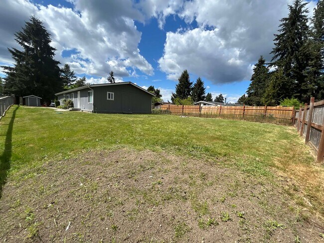Building Photo - 8743 Whitewood Loop SE