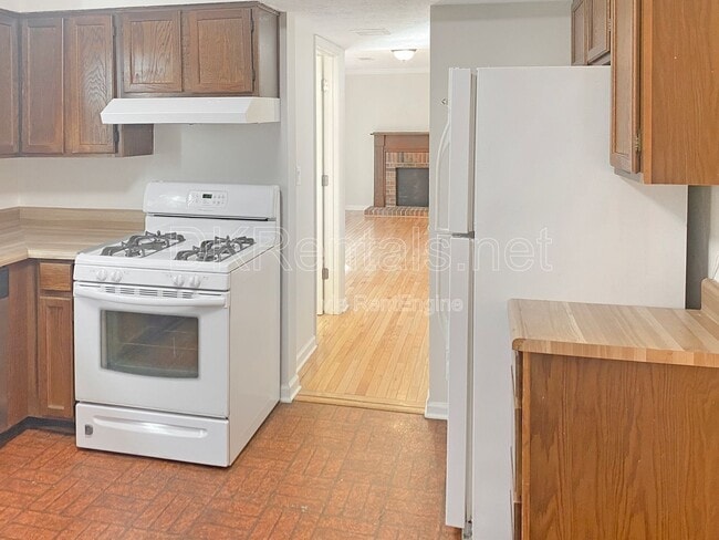 Building Photo - 860 Crab Orchard Dr