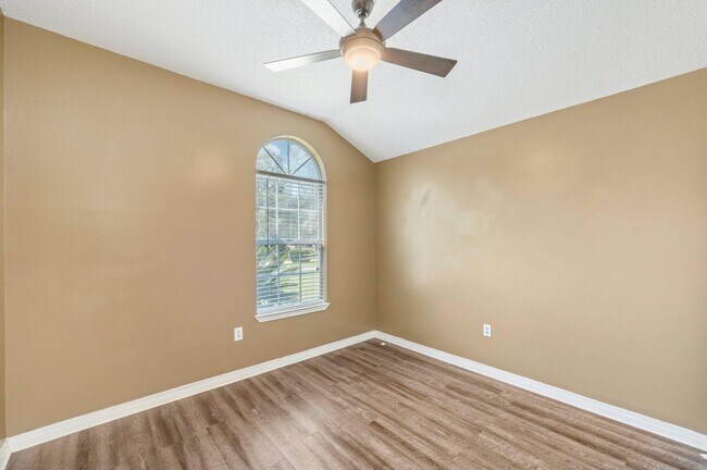 Building Photo - 2803 Wilson Ln