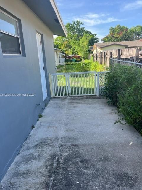 Building Photo - 5180 SW 43rd Terrace