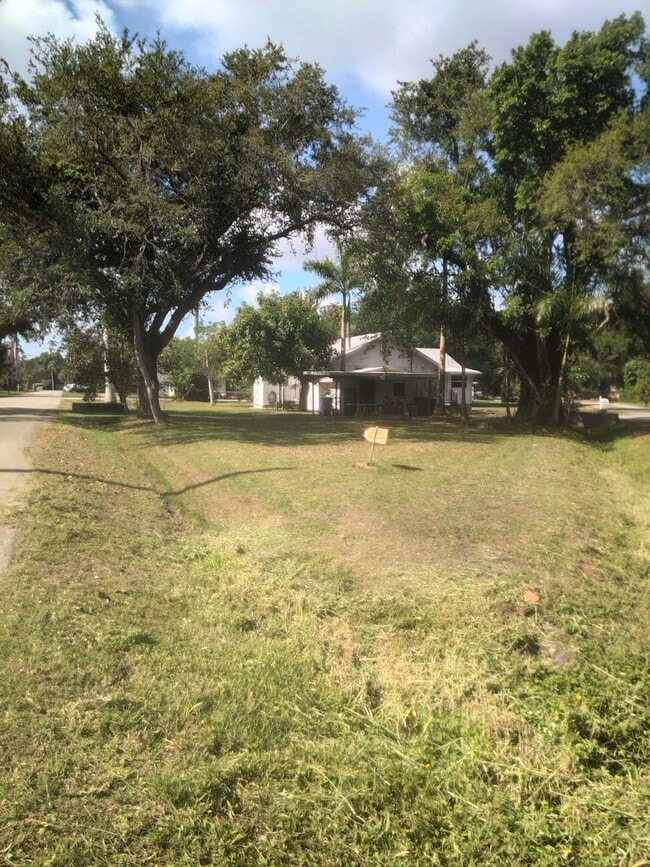 Building Photo - 61 Prospect Ave