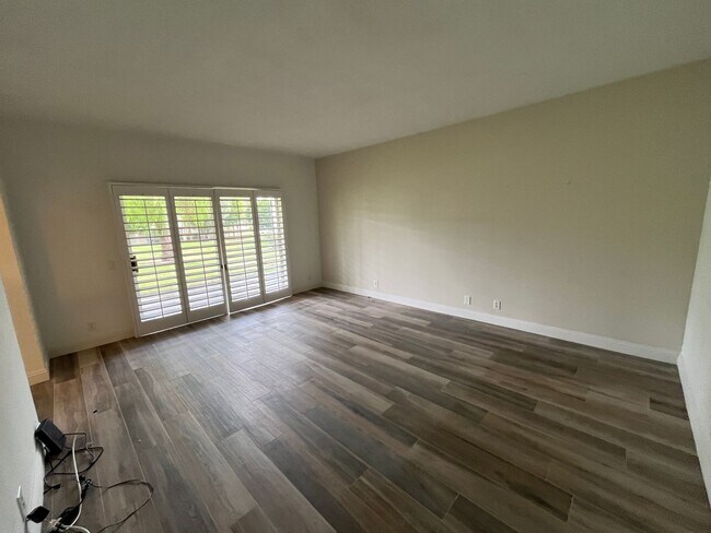 Building Photo - Long Term - 3 Bed 2 Bath in Desert Falls!