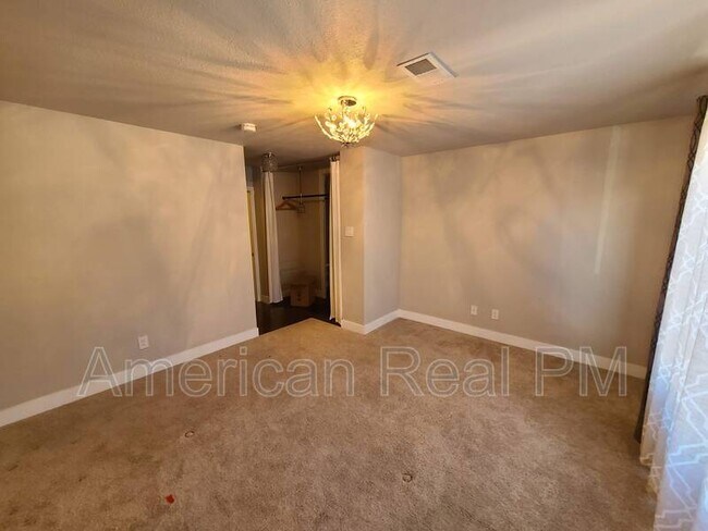Building Photo - 3818 Mediterranean St