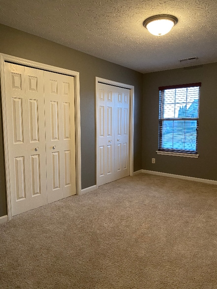 Building Photo - 2709 Crownpoint Dr